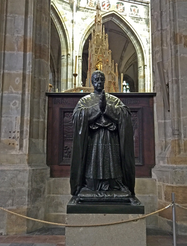 Statue of Bedrich Schwarzenberg, Pernštejn Chapel